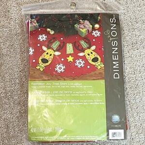 Dimensions Reindeer Joy Tree Skirt Felt Applique Kit 42" Christmas Easy Sewing